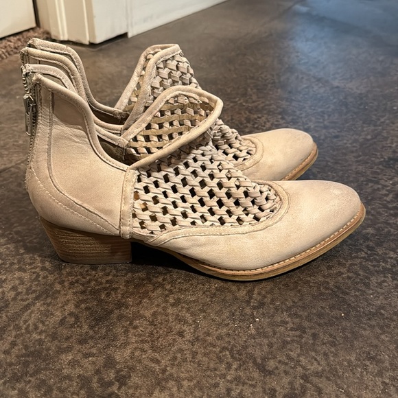 Very Volatile Bootie - Picture 2 of 6